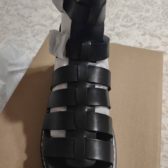 Brand New Steve Madden high ankle - Picture 5 of 6